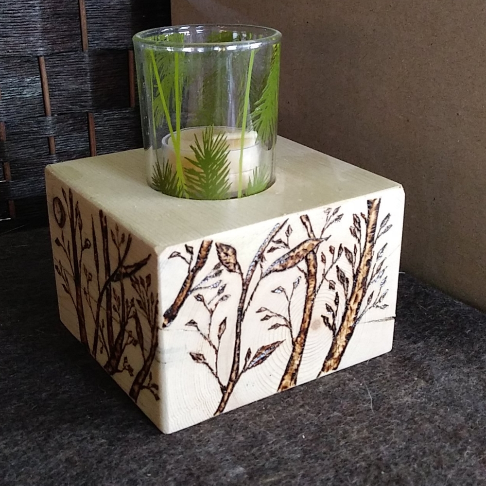 Candle Holder. Tea light. Wooden.